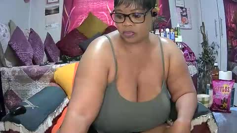 Snapshot of itumeleng74 chatting on 09-20-25, 06:25 itumeleng74 online show from 09-20-25, 06:25