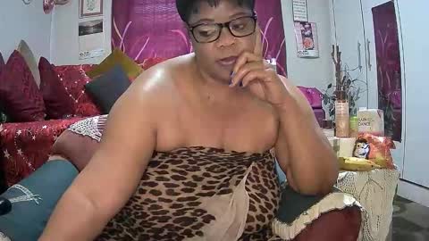 Snapshot of itumeleng74 chatting on 10-16-25, 04:35 itumeleng74 online show from 10-16-25, 04:35