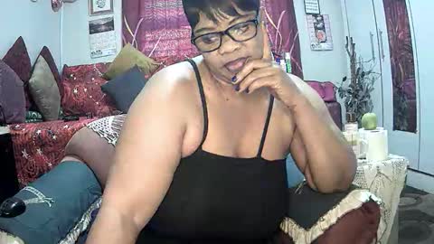 Snapshot of itumeleng74 chatting on 10-22-25, 05:19 itumeleng74 online show from 10-22-25, 05:19