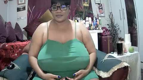 Snapshot of itumeleng74 chatting on 10-27-25, 04:22 itumeleng74 online show from 10-27-25, 04:22