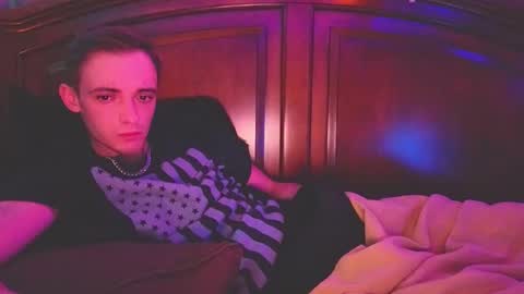 itzd123 online show from 04-10-26, 06:18