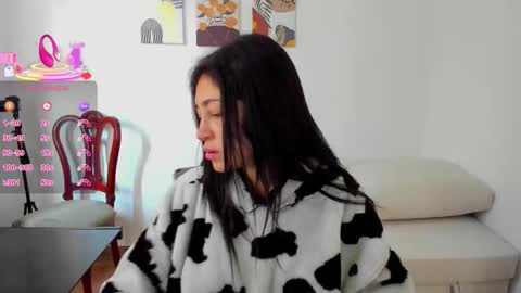 Itziar  online show from 10-26-25, 02:56