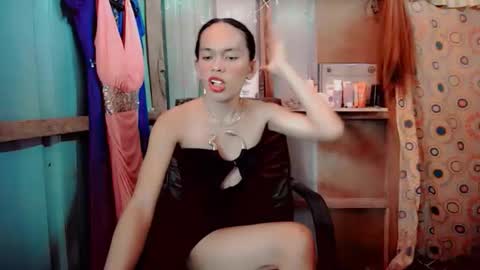 Snapshot of ivan_petiteasian chatting on 12-18-25, 02:28 ivan online show from 12-18-25, 02:28