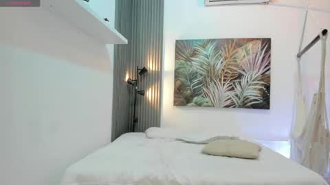 ivania_lua online show from 05-14-26, 11:17