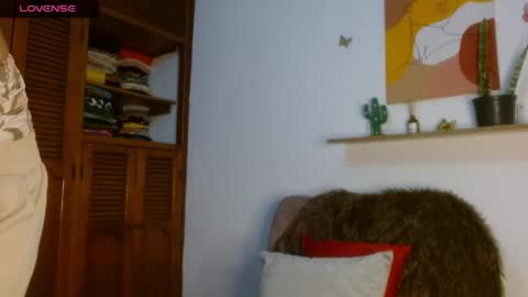 Snapshot of ivanna_dl chatting on 04-28-26, 01:04 Ivanna online show from 04-28-26, 01:04