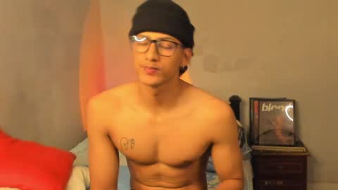 Snapshot of ivano_jones chatting on 12-07-24, 12:02 Ivano online show from 12-07-24, 12:02