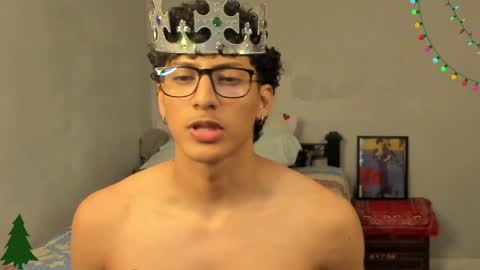 Snapshot of ivano_jones chatting on 12-19-24, 03:51 Ivano online show from 12-19-24, 03:51