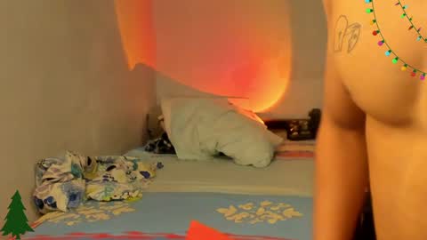 Snapshot of ivano_jones chatting on 12-21-24, 04:19 Ivano online show from 12-21-24, 04:19