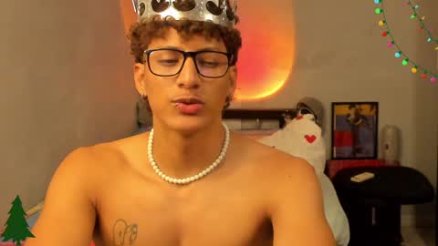 Snapshot of ivano_jones chatting on 12-24-24, 01:50 Ivano online show from 12-24-24, 01:50