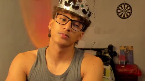 Snapshot of ivano_jones chatting on 01-28-25, 06:27 Ivano online show from 01-28-25, 06:27