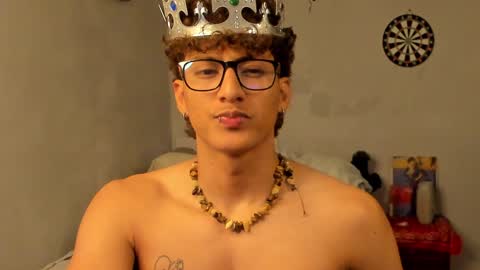 Snapshot of ivano_jones chatting on 01-30-25, 06:35 Ivano online show from 01-30-25, 06:35