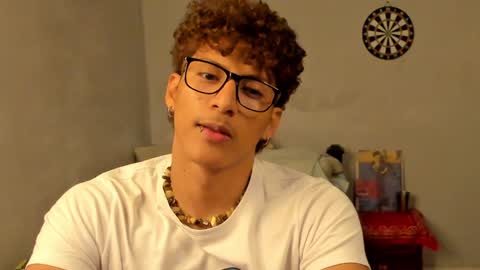 Snapshot of ivano_jones chatting on 02-03-25, 04:14 Ivano online show from 02-03-25, 04:14