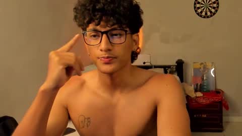 Snapshot of ivano_jones chatting on 02-18-25, 10:27 Ivano online show from 02-18-25, 10:27