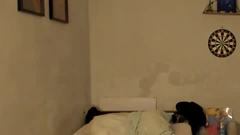 Snapshot of ivano_jones chatting on 02-19-25, 10:34 Ivano online show from 02-19-25, 10:34