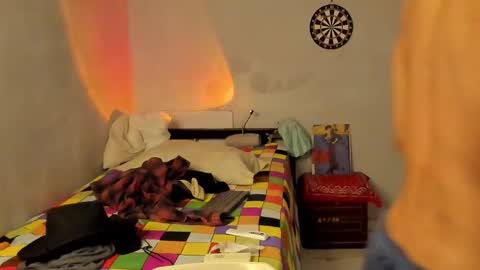 Snapshot of ivano_jones chatting on 02-25-25, 05:52 Ivano online show from 02-25-25, 05:52