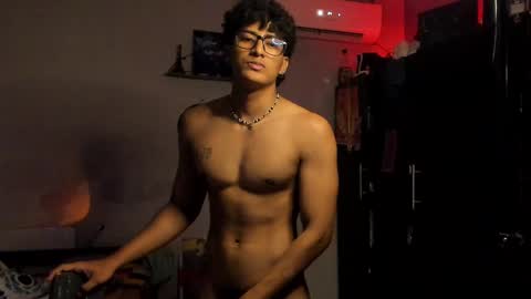 Snapshot of ivano_jones chatting on 02-27-25, 03:04 Ivano online show from 02-27-25, 03:04