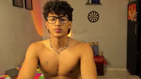 Snapshot of ivano_jones chatting on 03-02-25, 05:44 Ivano online show from 03-02-25, 05:44