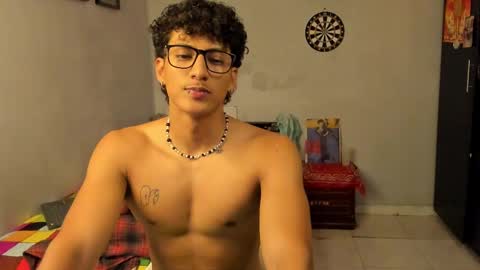 Snapshot of ivano_jones chatting on 03-08-25, 12:09 Ivano online show from 03-08-25, 12:09