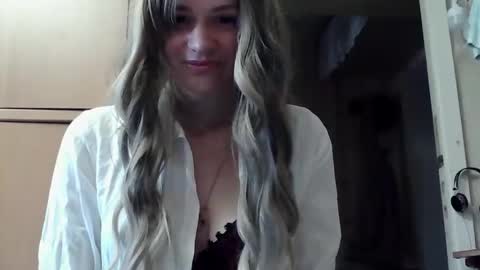 Snapshot of ivetta911 chatting on 10-21-25, 12:39 ivetta911 online show from 10-21-25, 12:39