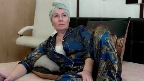 IrennaSplash online show from 05-25-26, 02:17