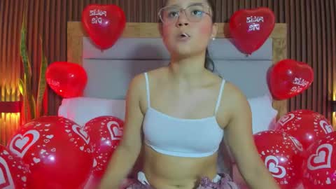 Snapshot of ivette_swan chatting on 02-14-26, 02:03 I V E T T E online show from 02-14-26, 02:03