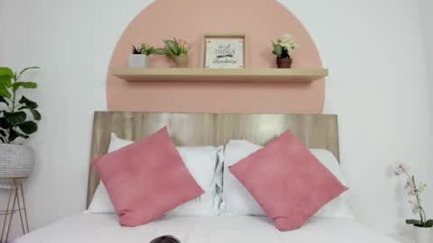 Snapshot of ivette_swan chatting on 02-17-26, 12:12 I V E T T E online show from 02-17-26, 12:12