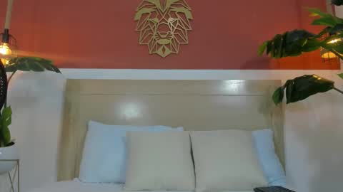 Snapshot of ivette_swan chatting on 02-23-26, 07:22 I V E T T E online show from 02-23-26, 07:22