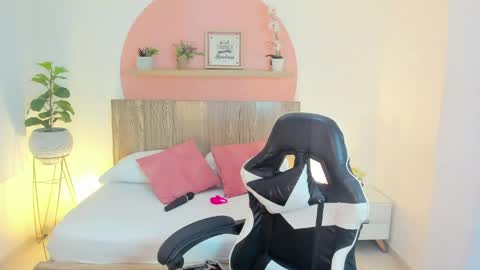 I V E T T E online show from 04-27-26, 07:23