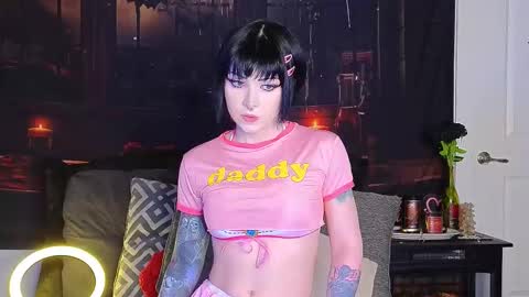 Snapshot of ivey_strigoi chatting on 11-26-25, 10:11 Ivey and James online show from 11-26-25, 10:11