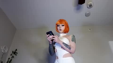 Ivey and James online show from 02-11-26, 09:09