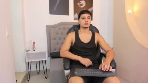 Snapshot of ivo_beischel chatting on 09-10-25, 11:43 Ivo Beischel online show from 09-10-25, 11:43