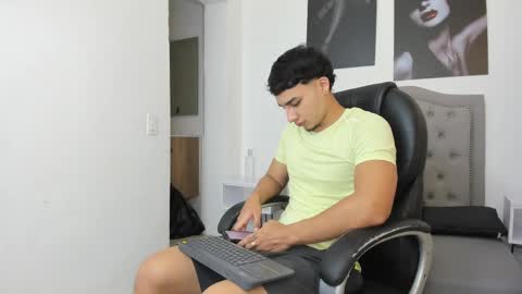 Snapshot of ivo_beischel chatting on 09-11-25, 11:32 Ivo Beischel online show from 09-11-25, 11:32