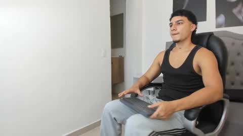 Snapshot of ivo_beischel chatting on 09-13-25, 11:32 Ivo Beischel online show from 09-13-25, 11:32