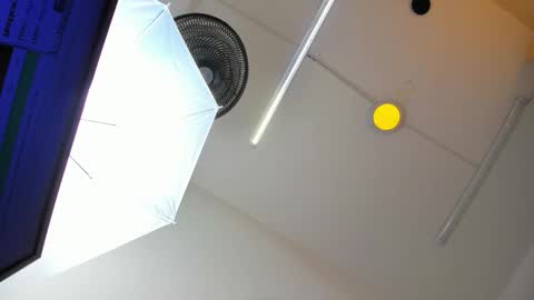 Snapshot of ivo_beischel chatting on 09-17-25, 11:23 Ivo Beischel online show from 09-17-25, 11:23