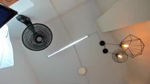 Snapshot of ivo_beischel chatting on 09-20-25, 11:33 Ivo Beischel online show from 09-20-25, 11:33