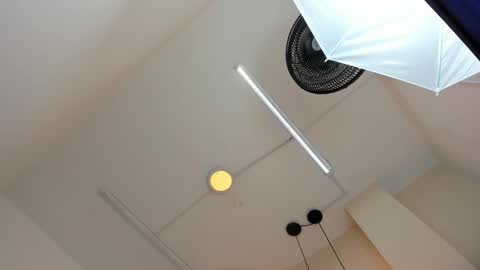 Snapshot of ivo_beischel chatting on 09-21-25, 11:34 Ivo Beischel online show from 09-21-25, 11:34