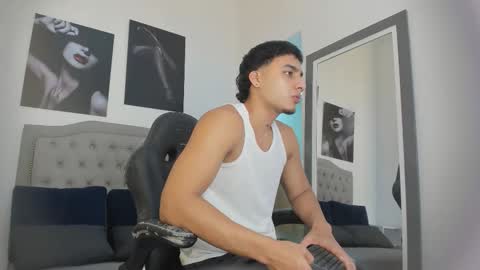 Snapshot of ivo_beischel chatting on 10-15-25, 04:34 Ivo Beischel online show from 10-15-25, 04:34