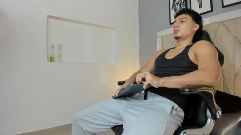 Snapshot of ivo_beischel chatting on 10-23-25, 04:45 Ivo Beischel online show from 10-23-25, 04:45