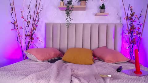 Snapshot of ivone_adams chatting on 02-01-25, 10:26 Ivone Adams online show from 02-01-25, 10:26