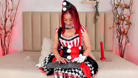 Snapshot of ivone_adams chatting on 10-31-25, 08:21 Ivone Adams online show from 10-31-25, 08:21