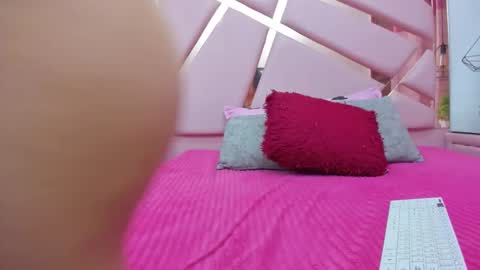 IvonJanice online show from 12-02-25, 01:05