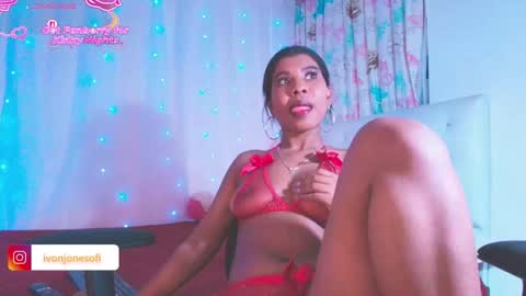  Ivon  Miss Jones  online show from 11-12-25, 02:34