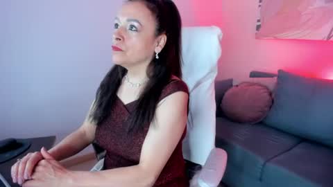Snapshot of ivonne_4 chatting on 06-11-26, 01:20 Ivonne online show from 06-11-26, 01:20