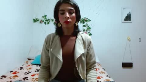 Snapshot of ivonne_claire chatting on 03-07-26, 05:43 ivonne online show from 03-07-26, 05:43