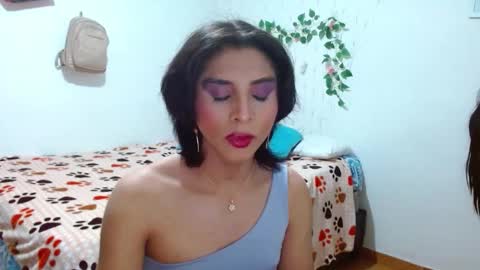 Snapshot of ivonne_claire chatting on 03-16-26, 06:56 ivonne online show from 03-16-26, 06:56