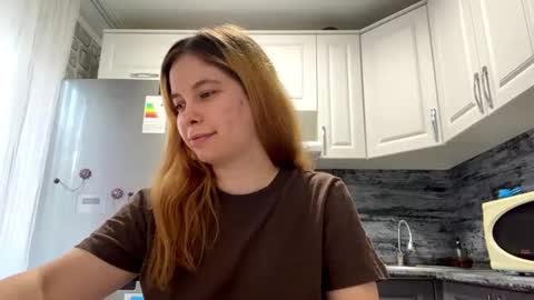 Snapshot of ivonneboyea chatting on 06-19-26, 11:25 Lina online show from 06-19-26, 11:25