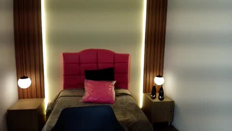 I V O N N E R O S S online show from 02-05-26, 12:10