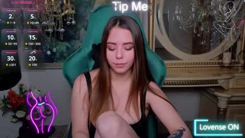 ivorywood_ online show from 10-04-25, 08:56