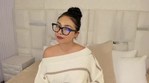 Snapshot of ivtt_love chatting on 05-12-26, 12:57 IVET online show from 05-12-26, 12:57