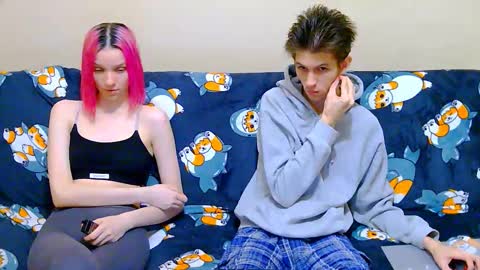 Ivy and Lester online show from 09-12-25, 01:38